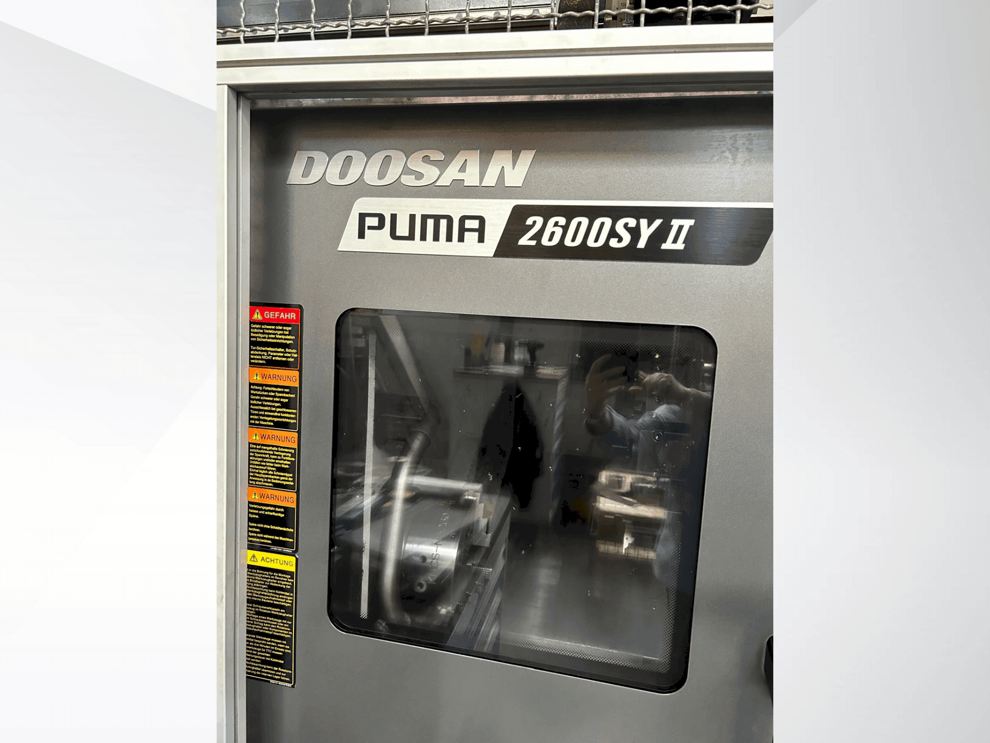 Makine DOOSAN Puma 2600 SY II - Önden görünüm