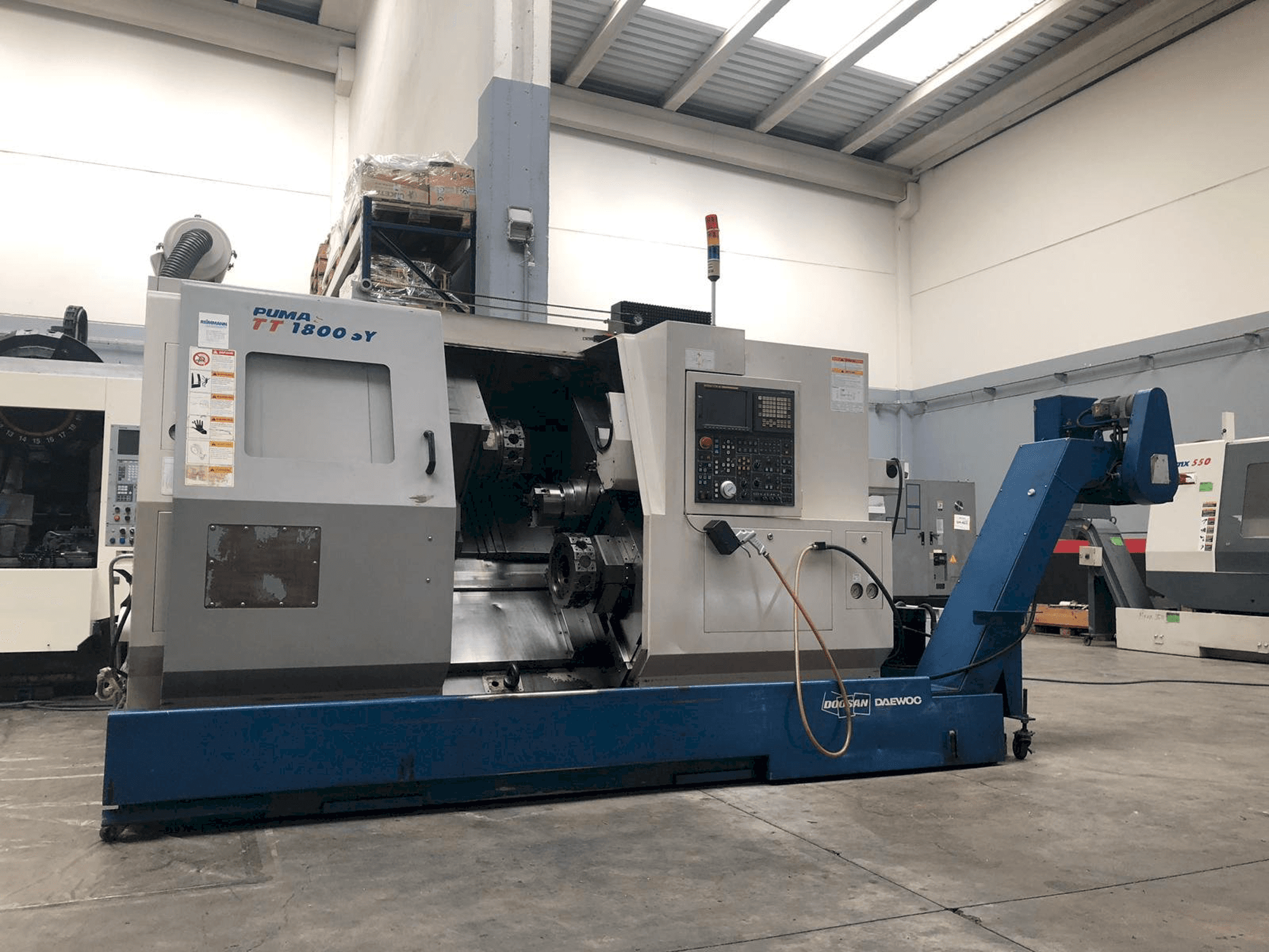 Makine Doosan Puma TT1800SY - Önden görünüm