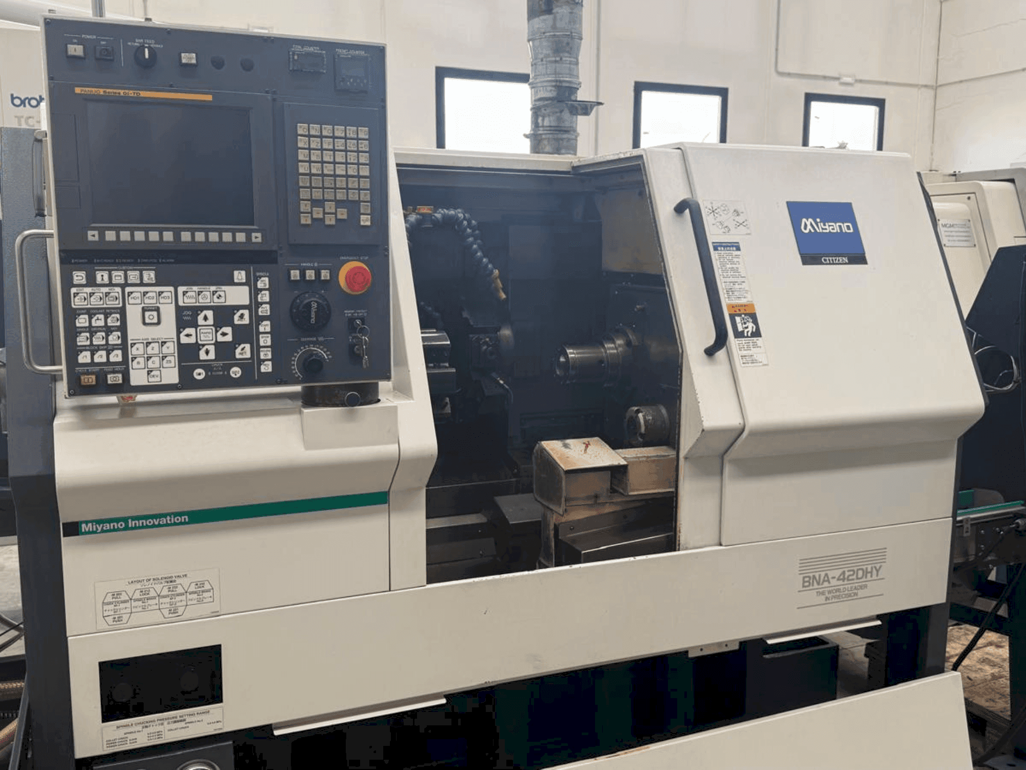 Makine Miyano BNA-42DHY - Önden görünüm