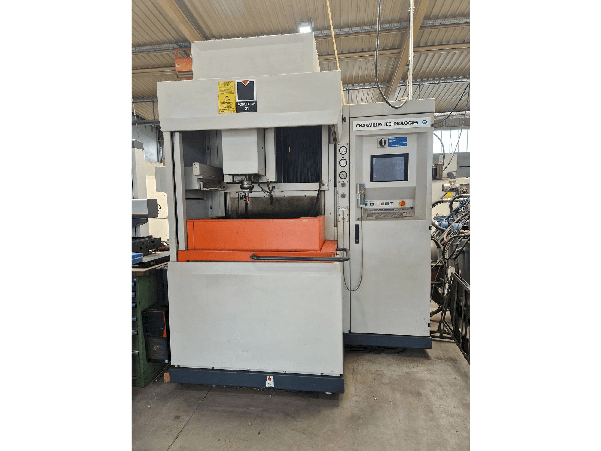 Makine CHARMILLES Roboform 31 - Önden görünüm