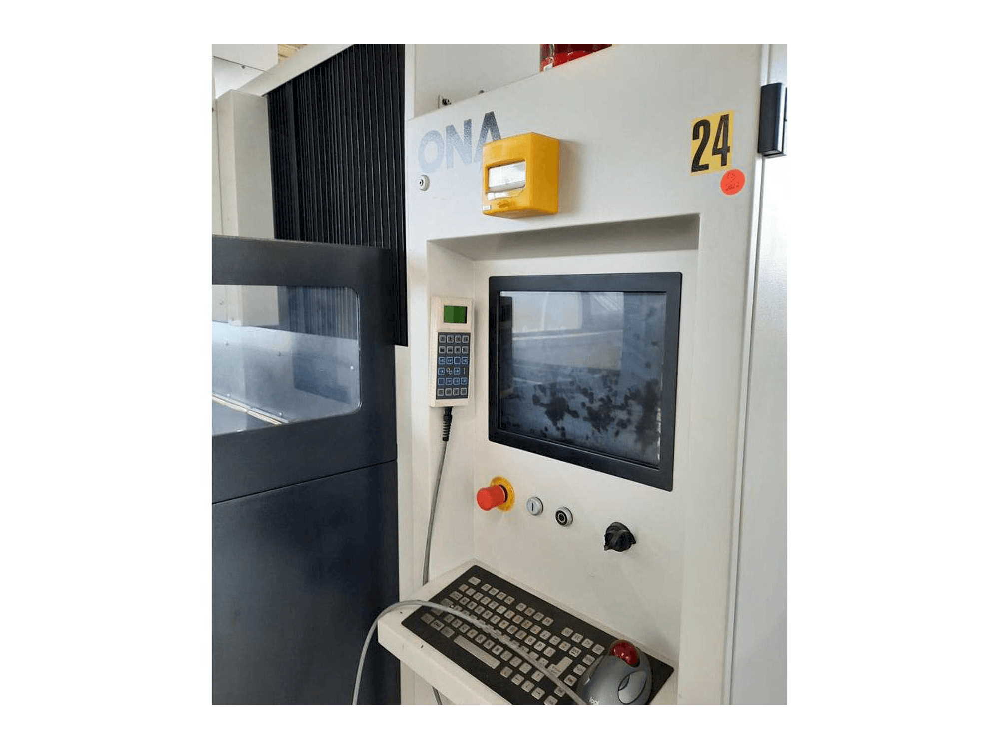 Makine ONA NX4F - Önden görünüm