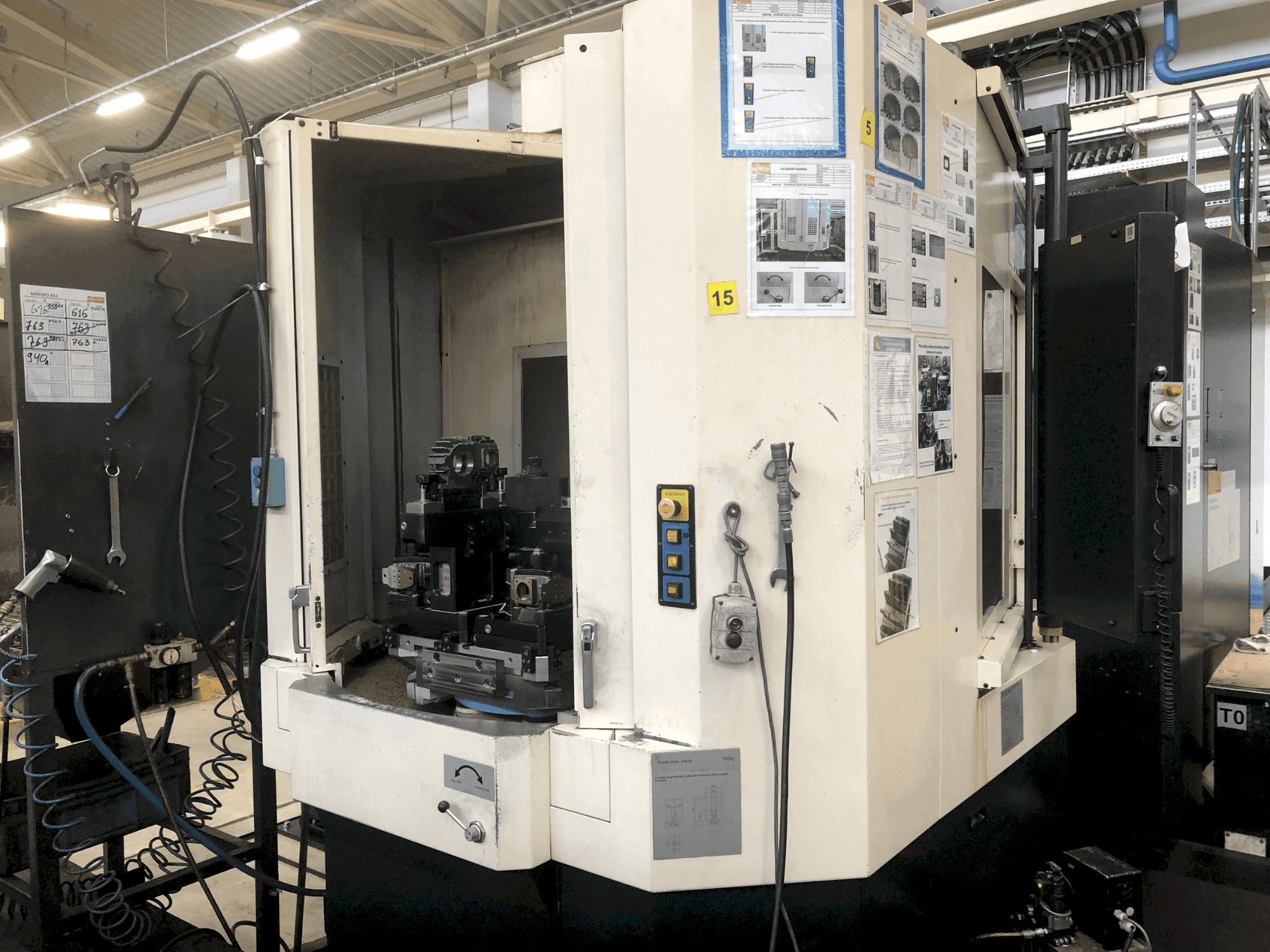 Makine Makino a61-5XR - Önden görünüm