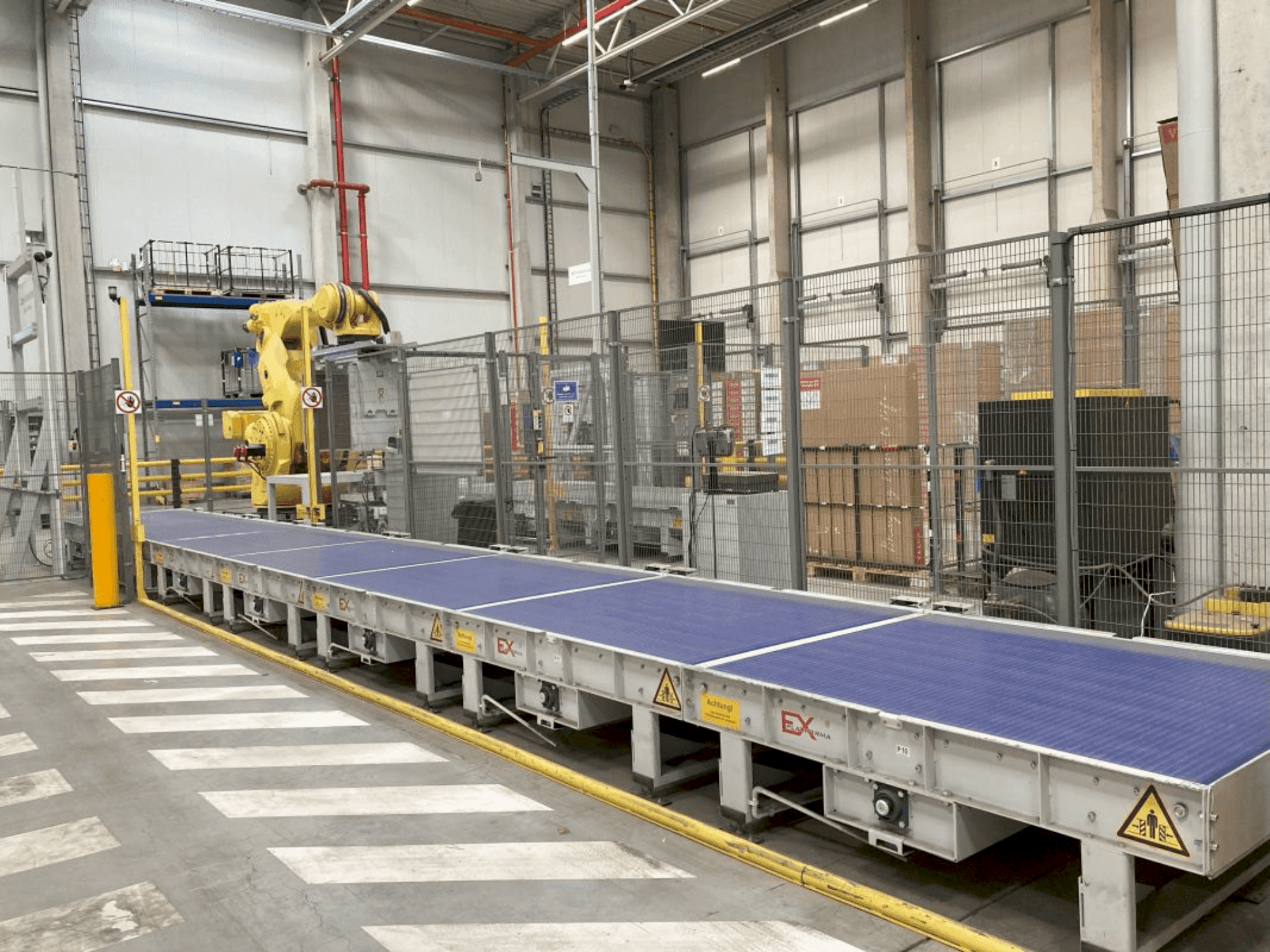 Makine FANUC M-2000iA/1700L - Önden görünüm