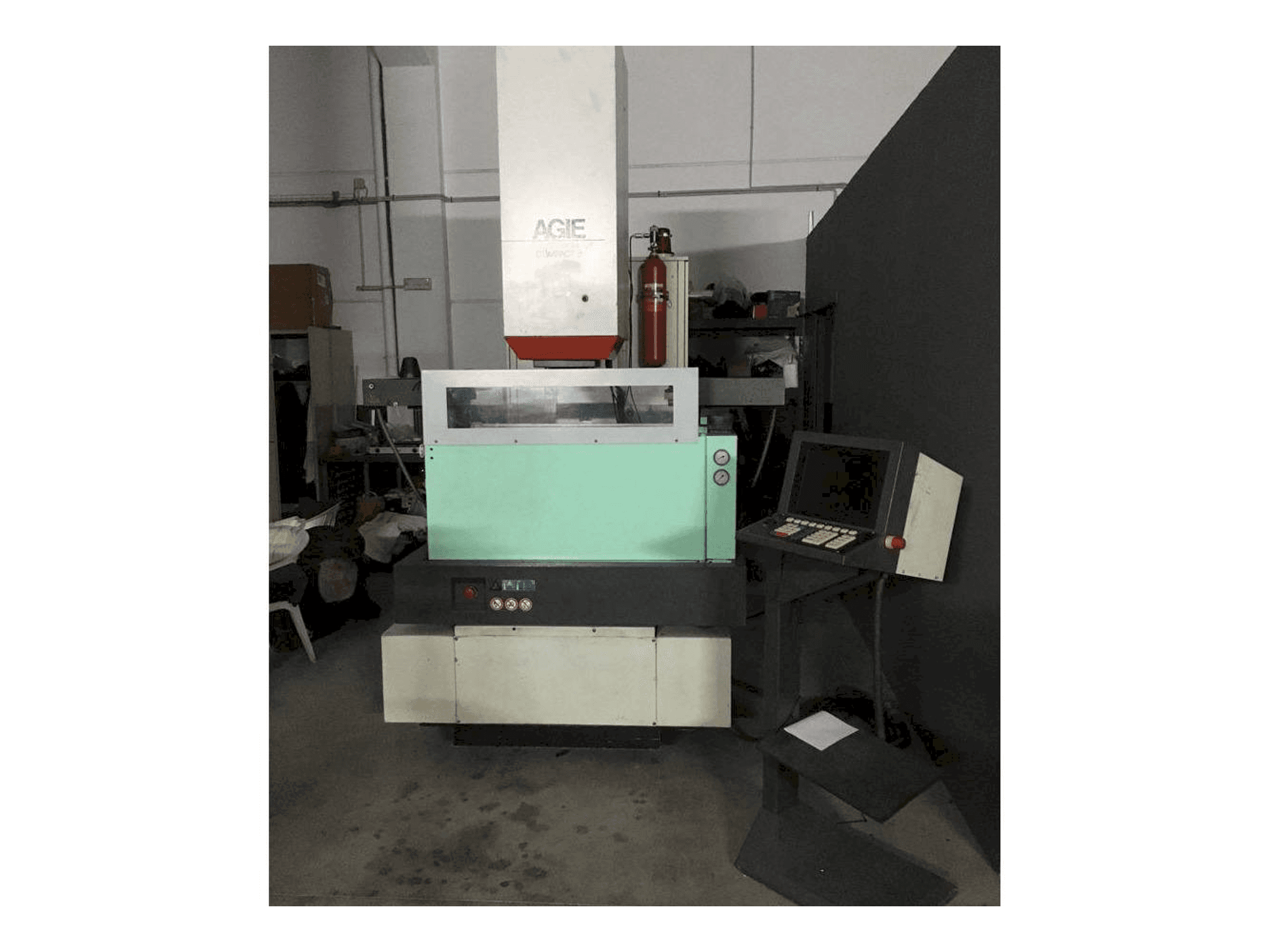 Makine AGIE Agietron Compact 3 - Önden görünüm