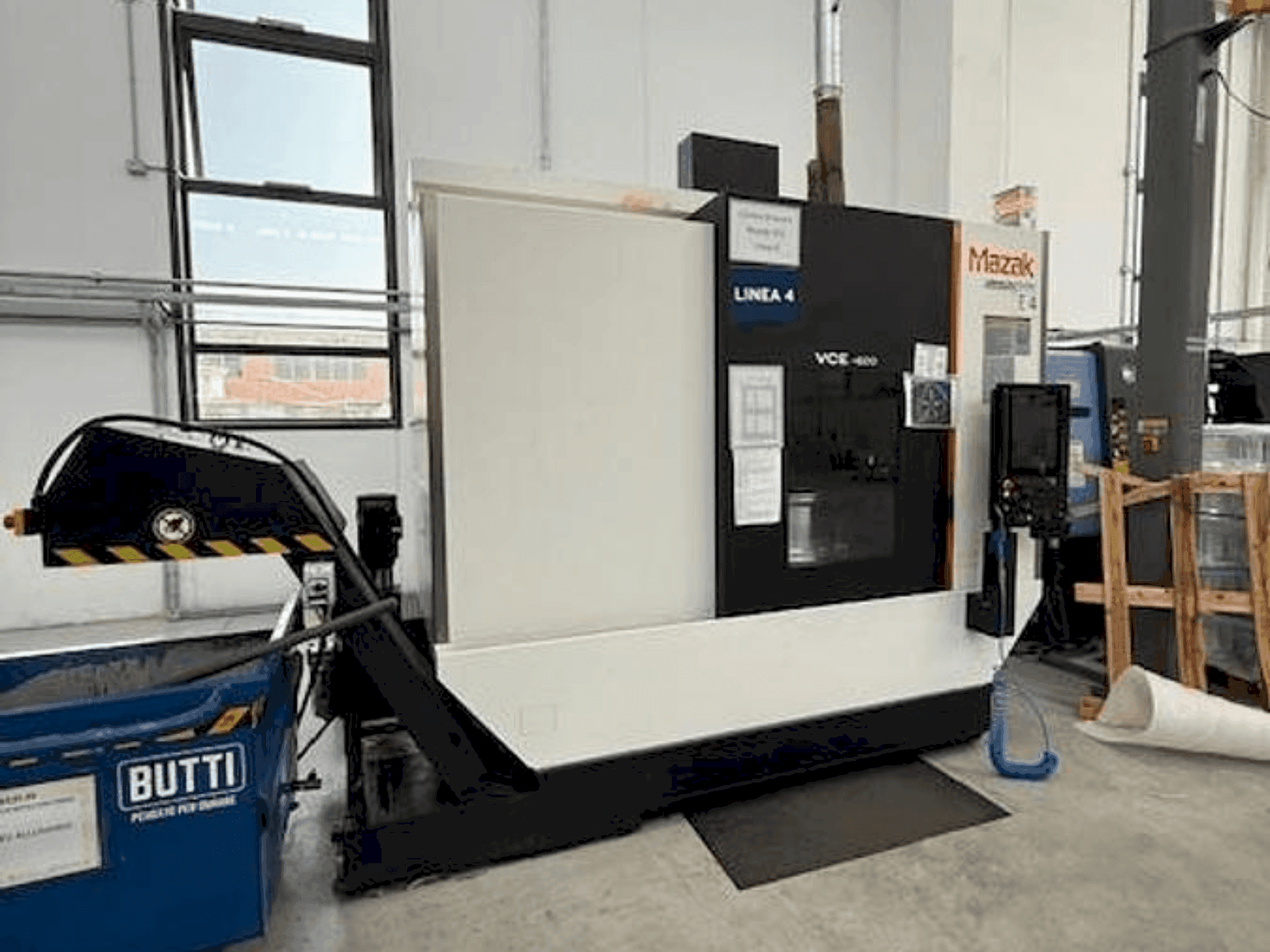 Makine Mazak VCE 600 - Önden görünüm