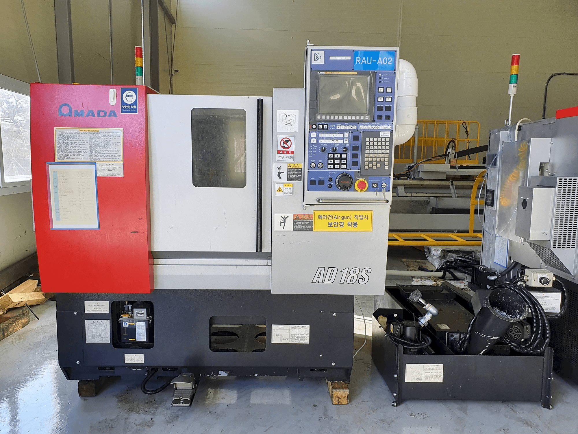 Makine AMADA AD-18S - Önden görünüm