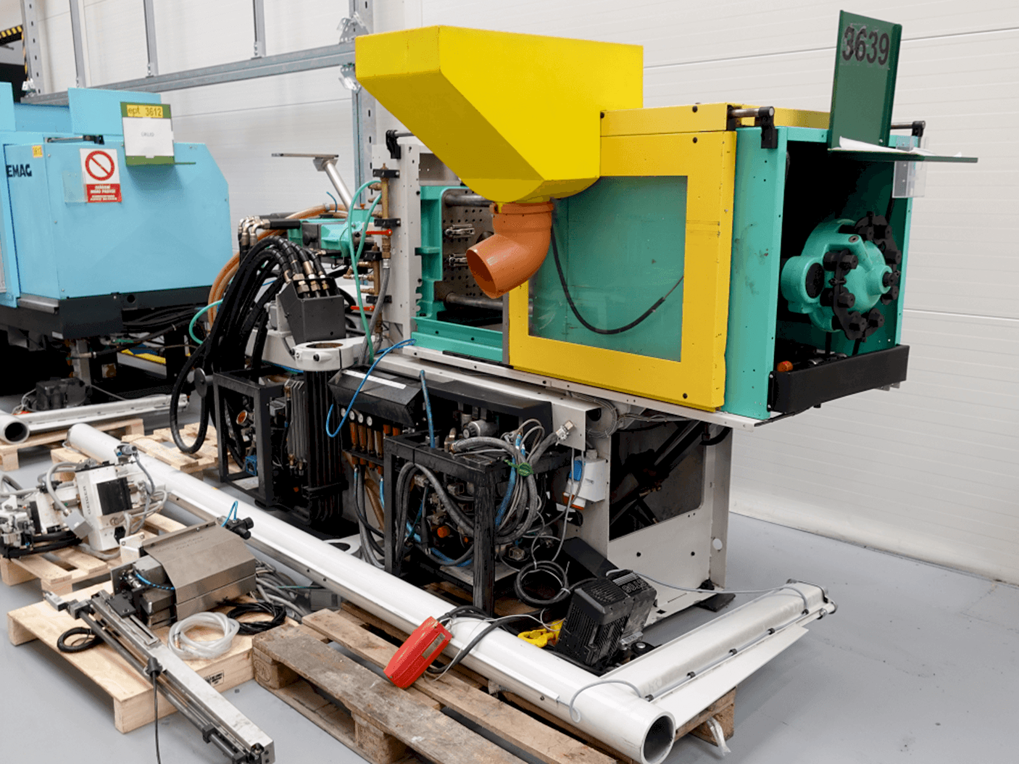 Makine Arburg ALLROUNDER 320C–500–100U - Önden görünüm