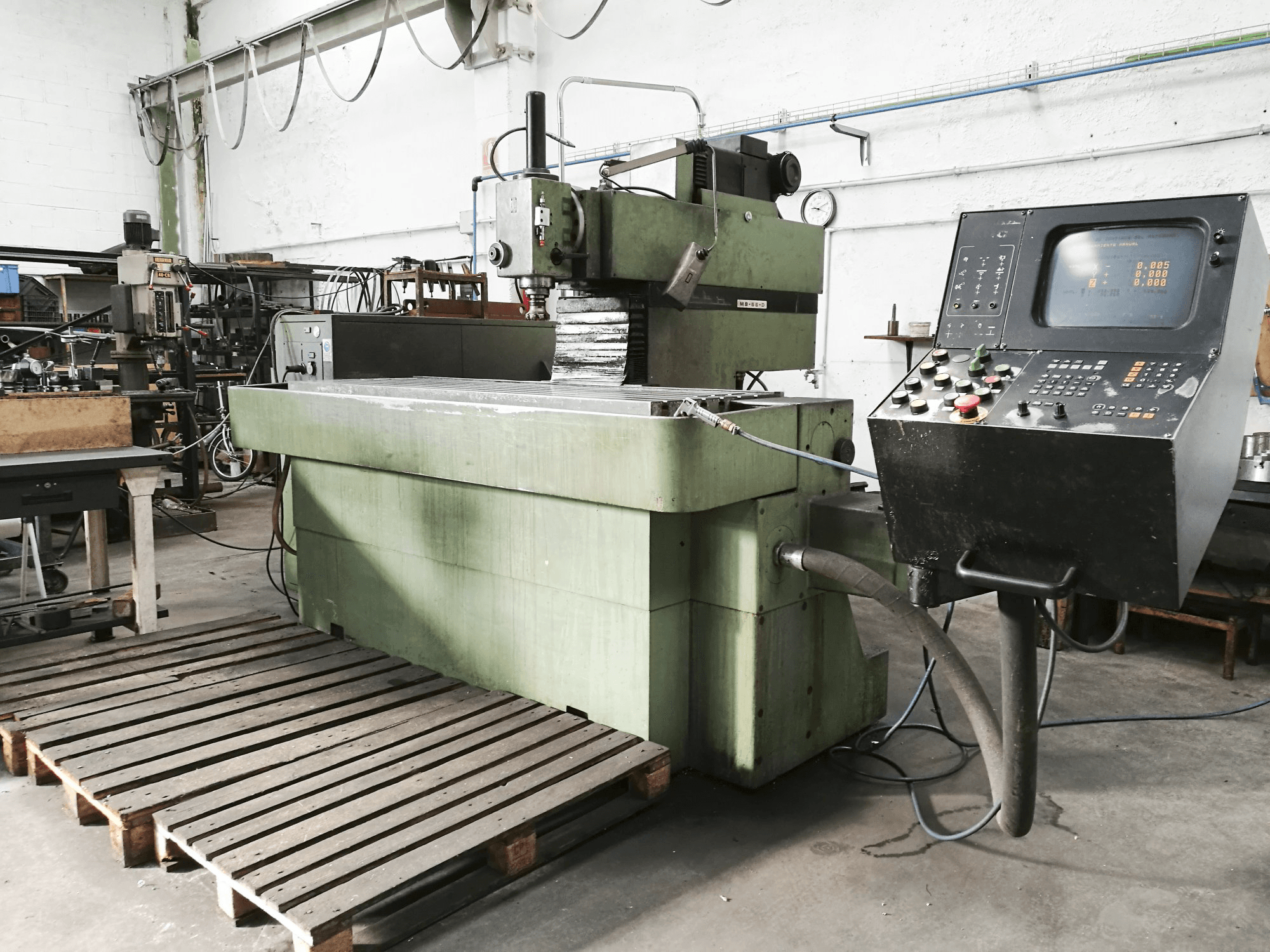 Makine Metba - Sağdan görünüm MB-55-D