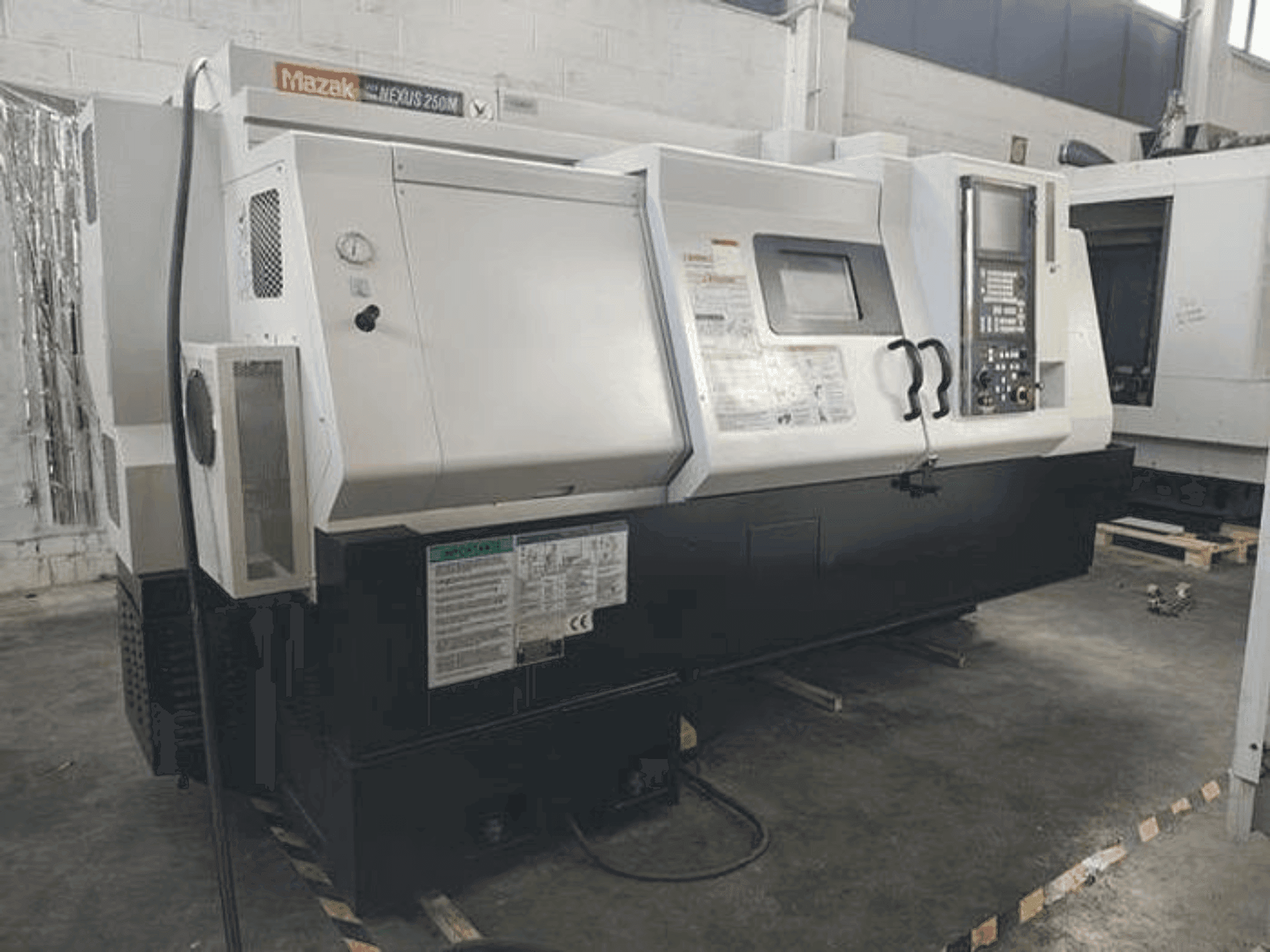 Makine Mazak QTN 250M 1000L - Önden görünüm