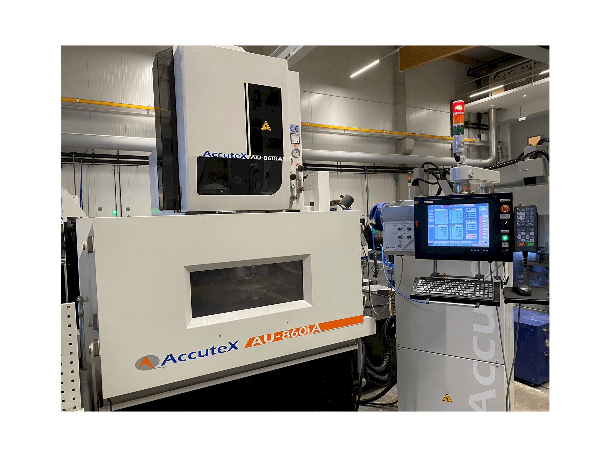 Makine AccuteX AU-860iA - Önden görünüm