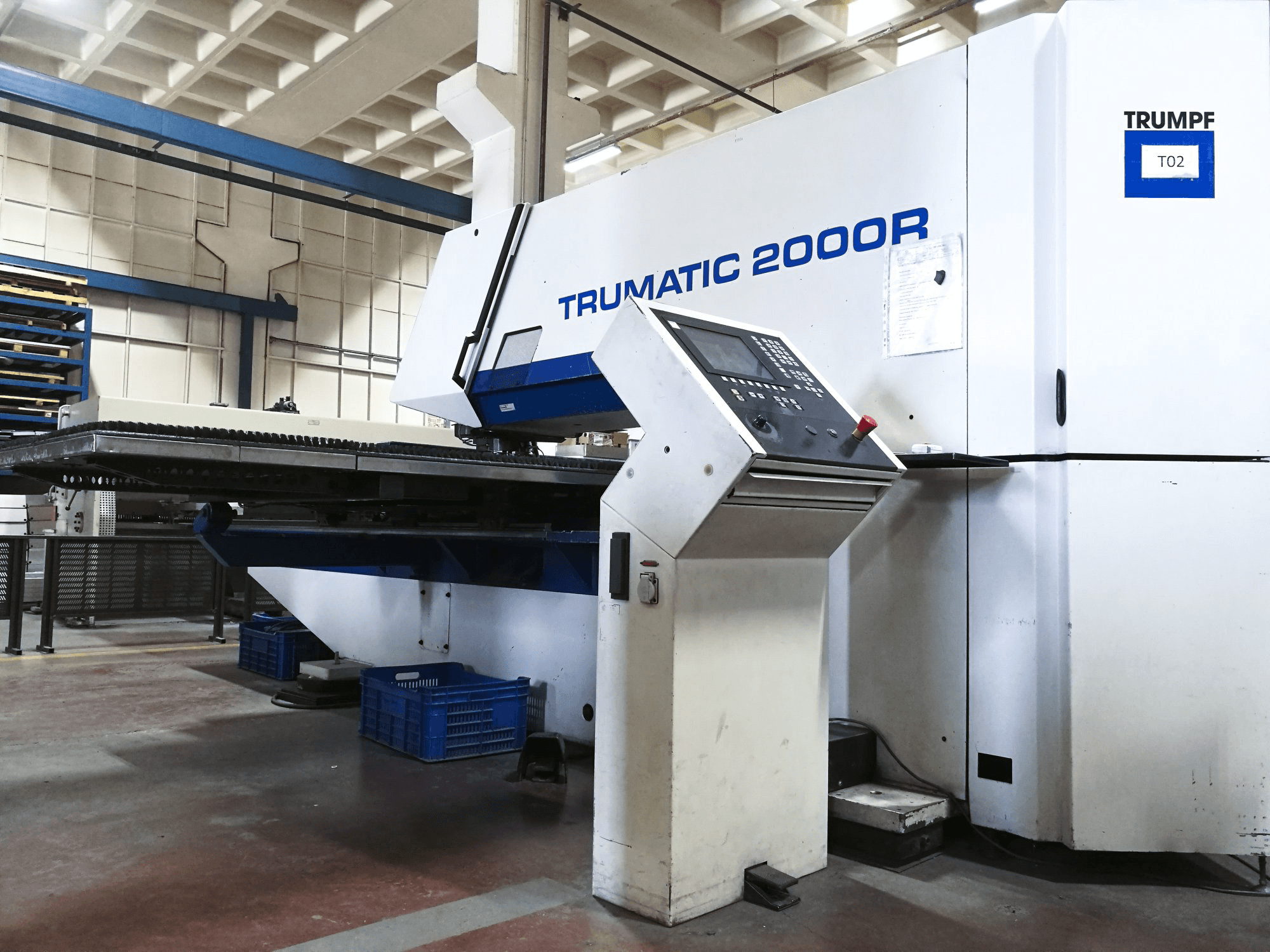 Makine 1 Trumpf - Sağdan görünüm Trumatic 2000 R