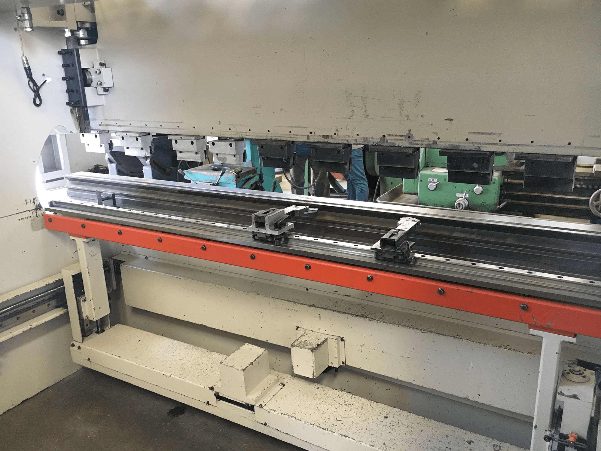 Makine ERMAKSAN CNC HAP 3100x80 - Çalışma odası
