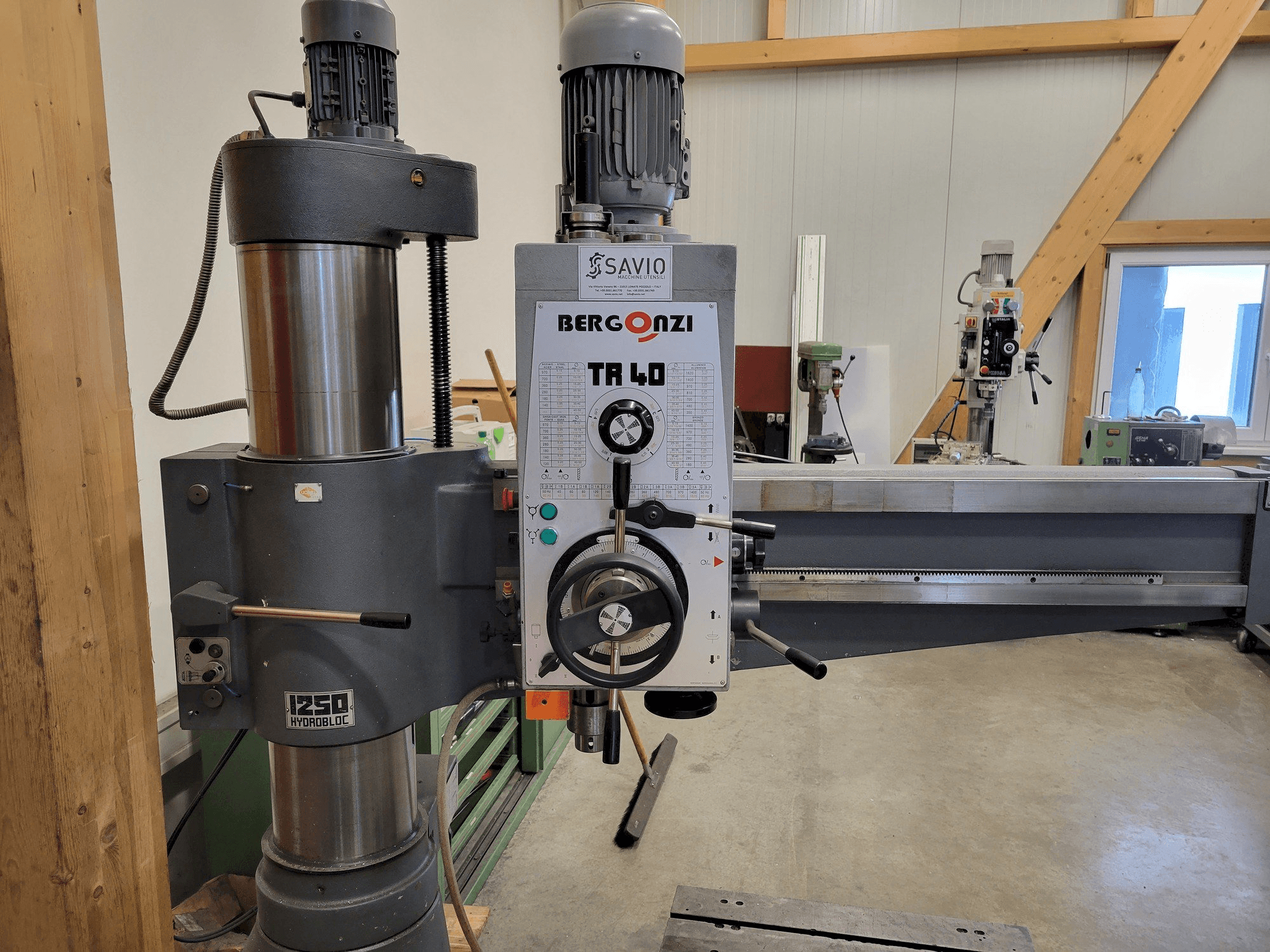 Makine BERGONZI TR40/1250H - Önden görünüm