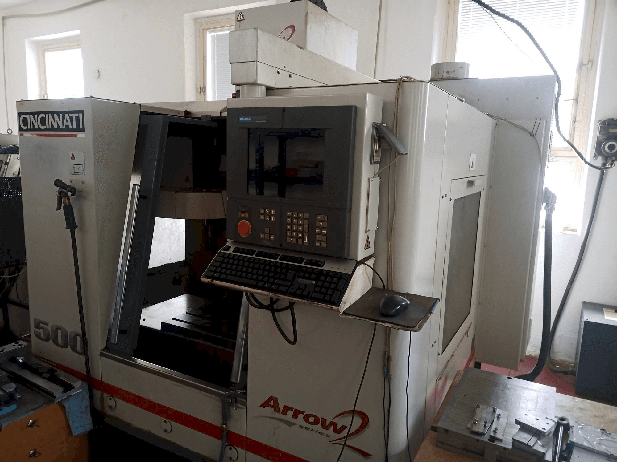 Makine Cincinnati Arrow 2 - Önden görünüm