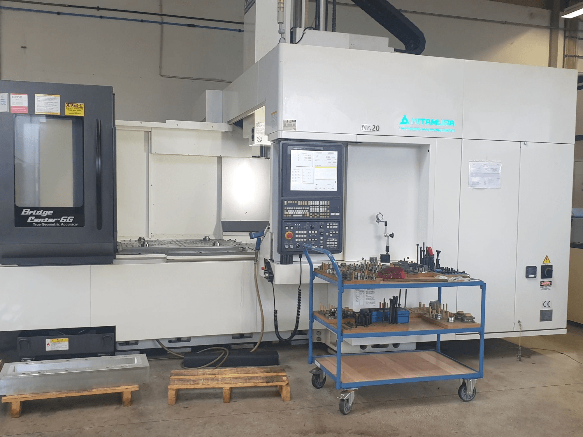 Makine Kitamura Bridge Center 6G - Önden görünüm