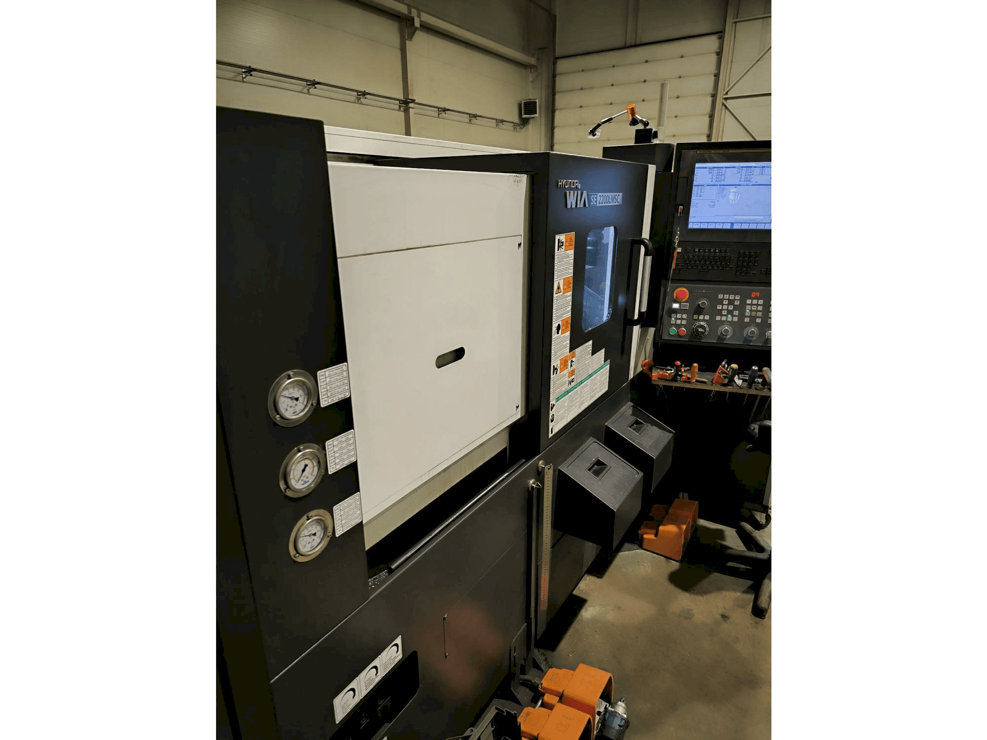 Makine Hyundai Wia SE2200LMSC - Önden görünüm