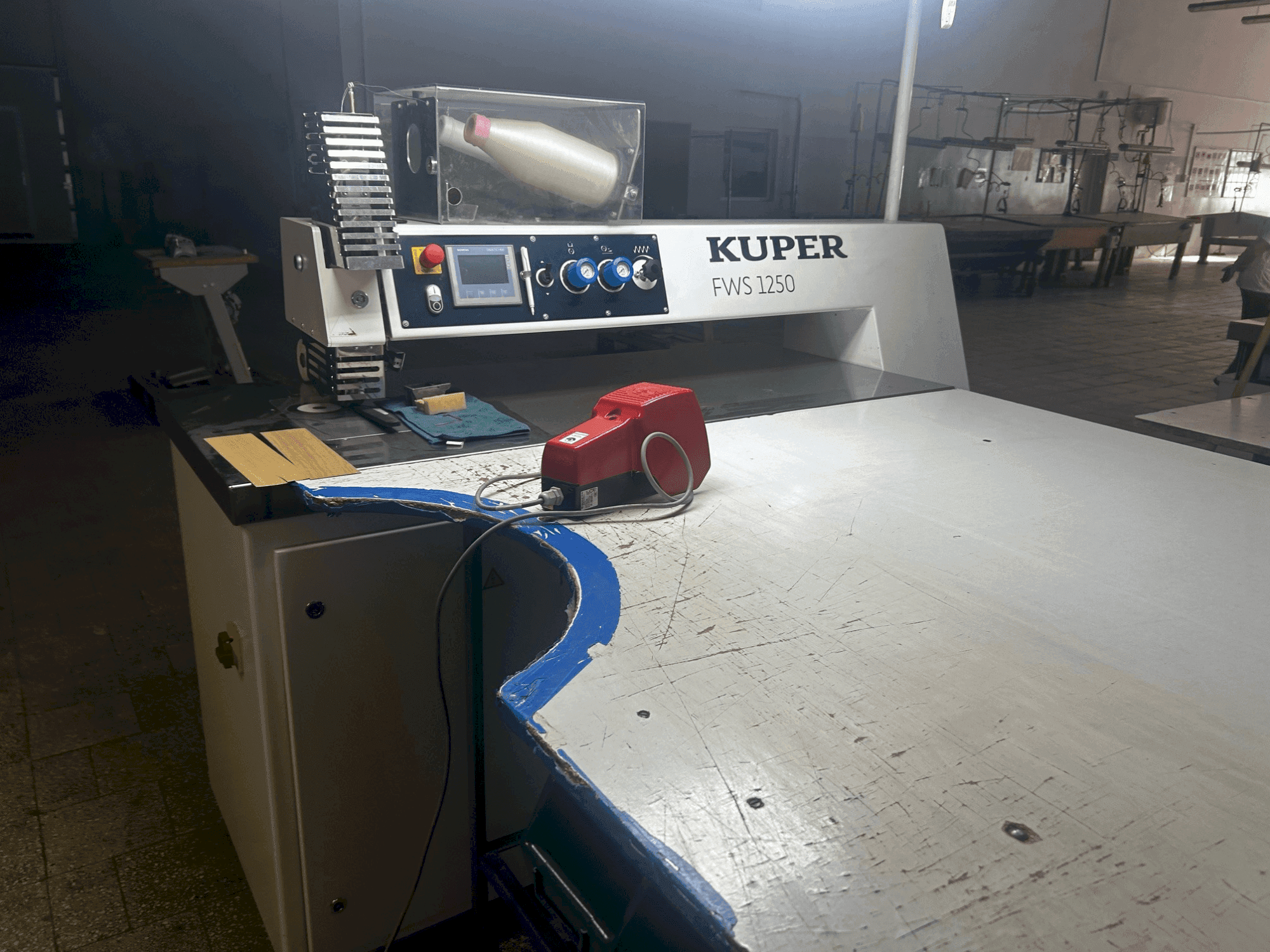 Makine KUPER FWS 1250 - Önden görünüm