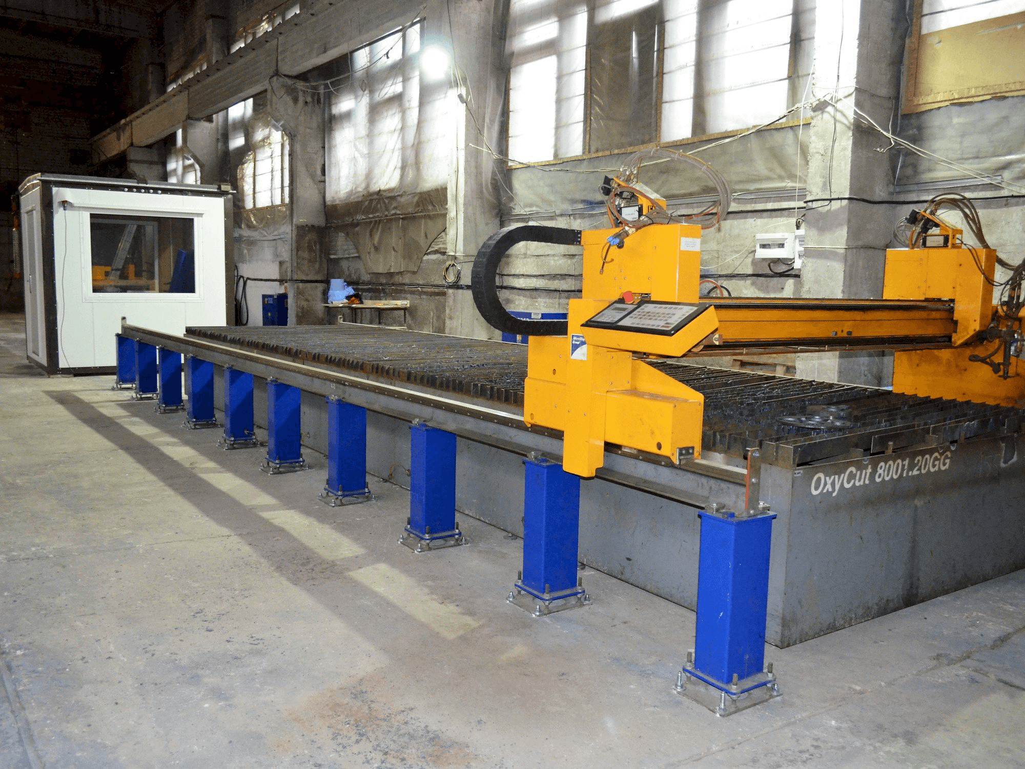 Makine MicroStep OxyCut 8001 20GG - Önden görünüm