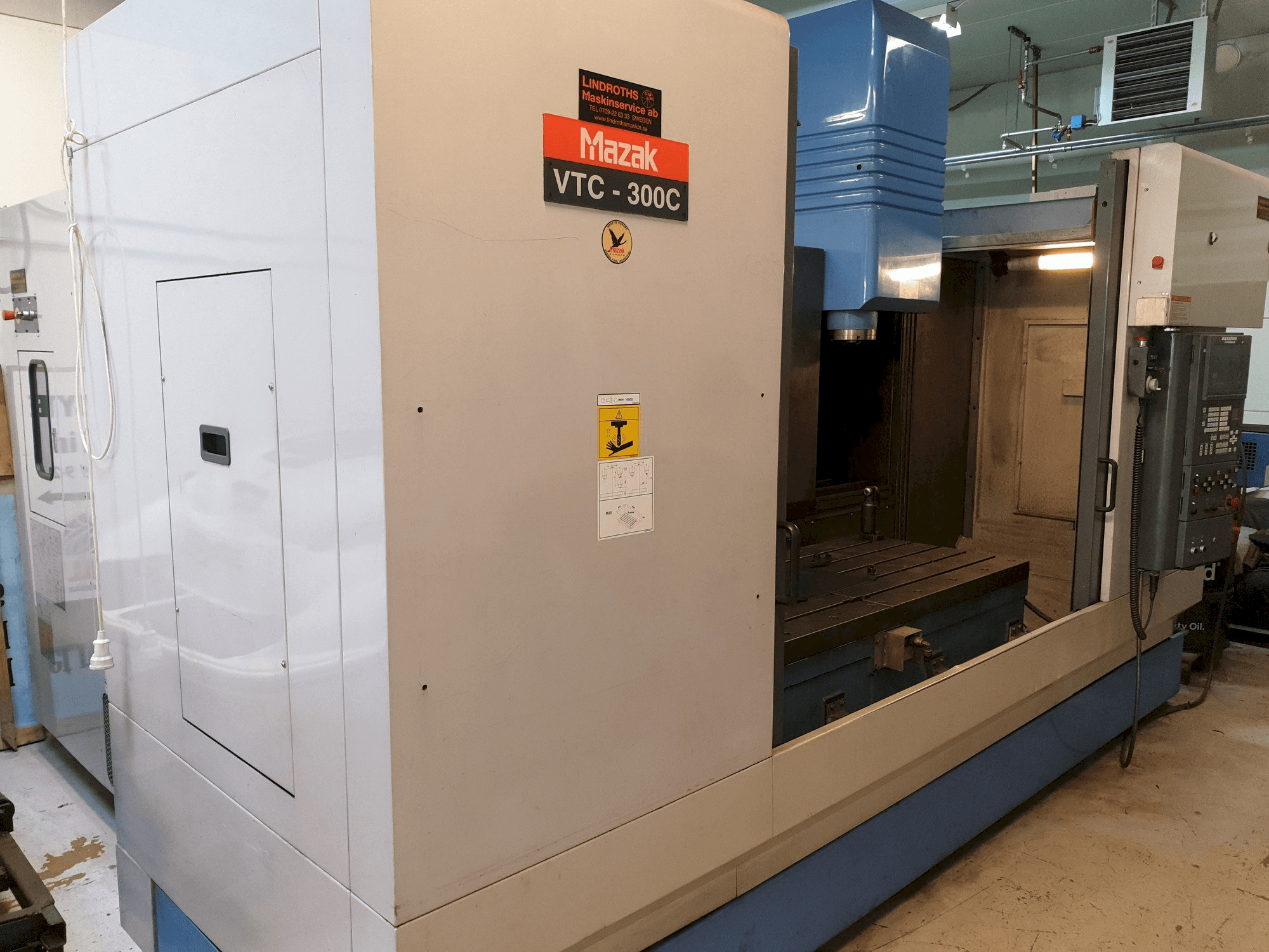 Makine Mazak VTC-300C - Sol taraftaki görüntü