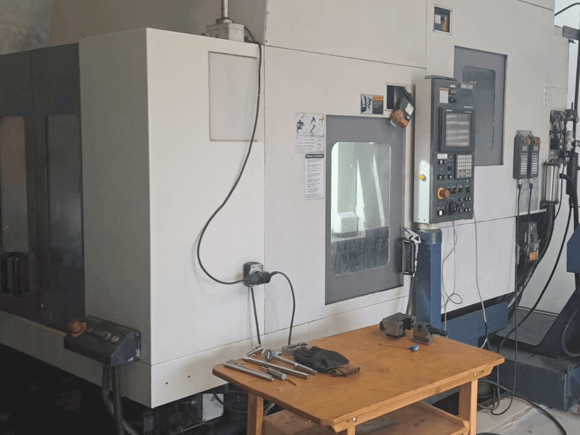 Makine MORI SEIKI CV-500 - Önden görünüm