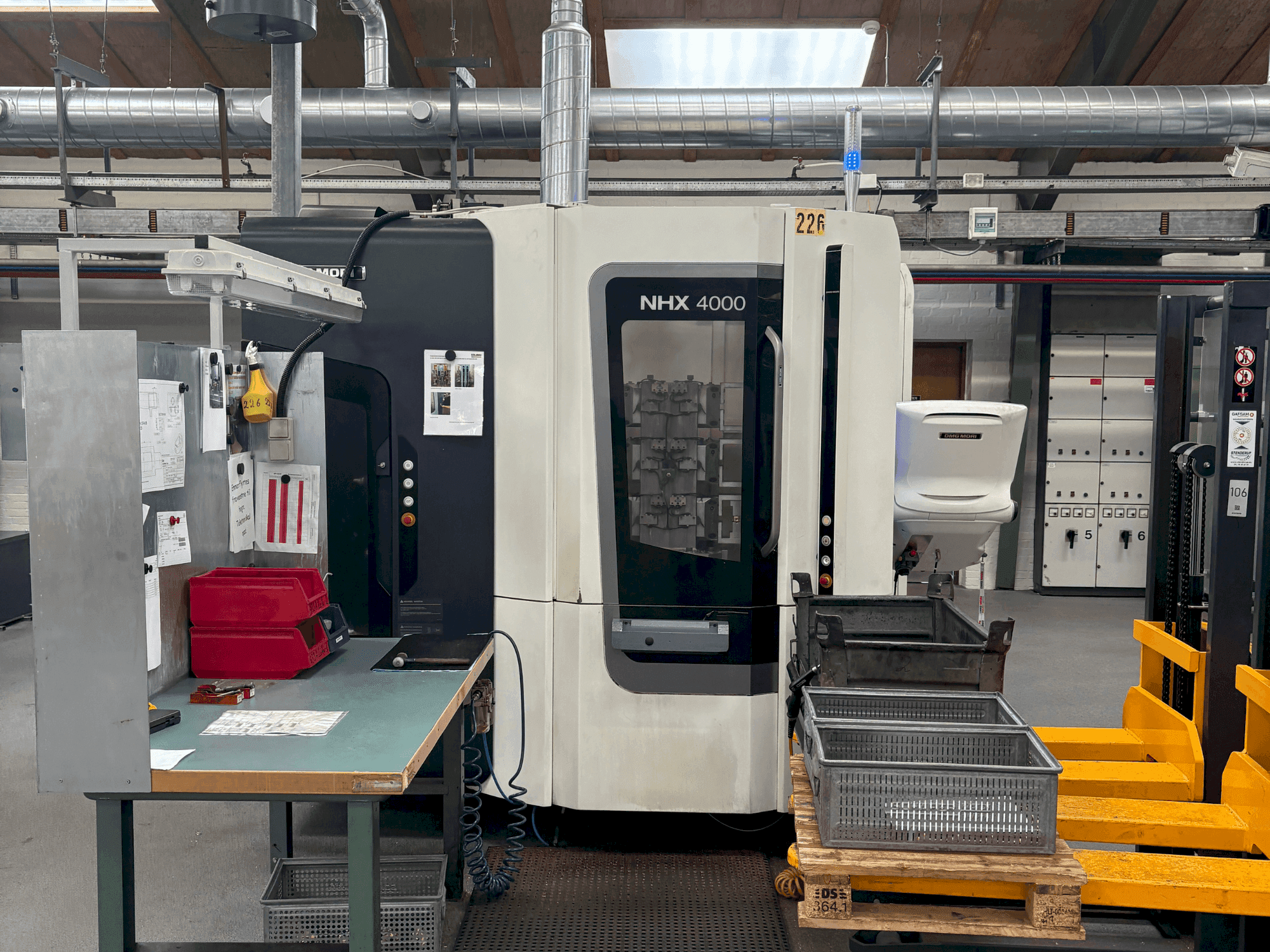 Makine DMG MORI NHX 4000 - Sağdan görünüm