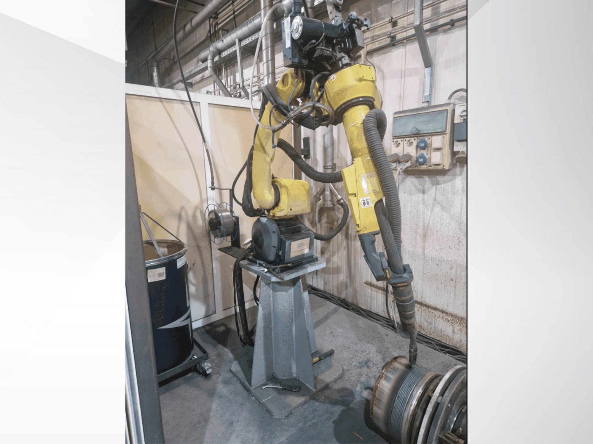Makine FANUC ARC Mate 100iC - Önden görünüm