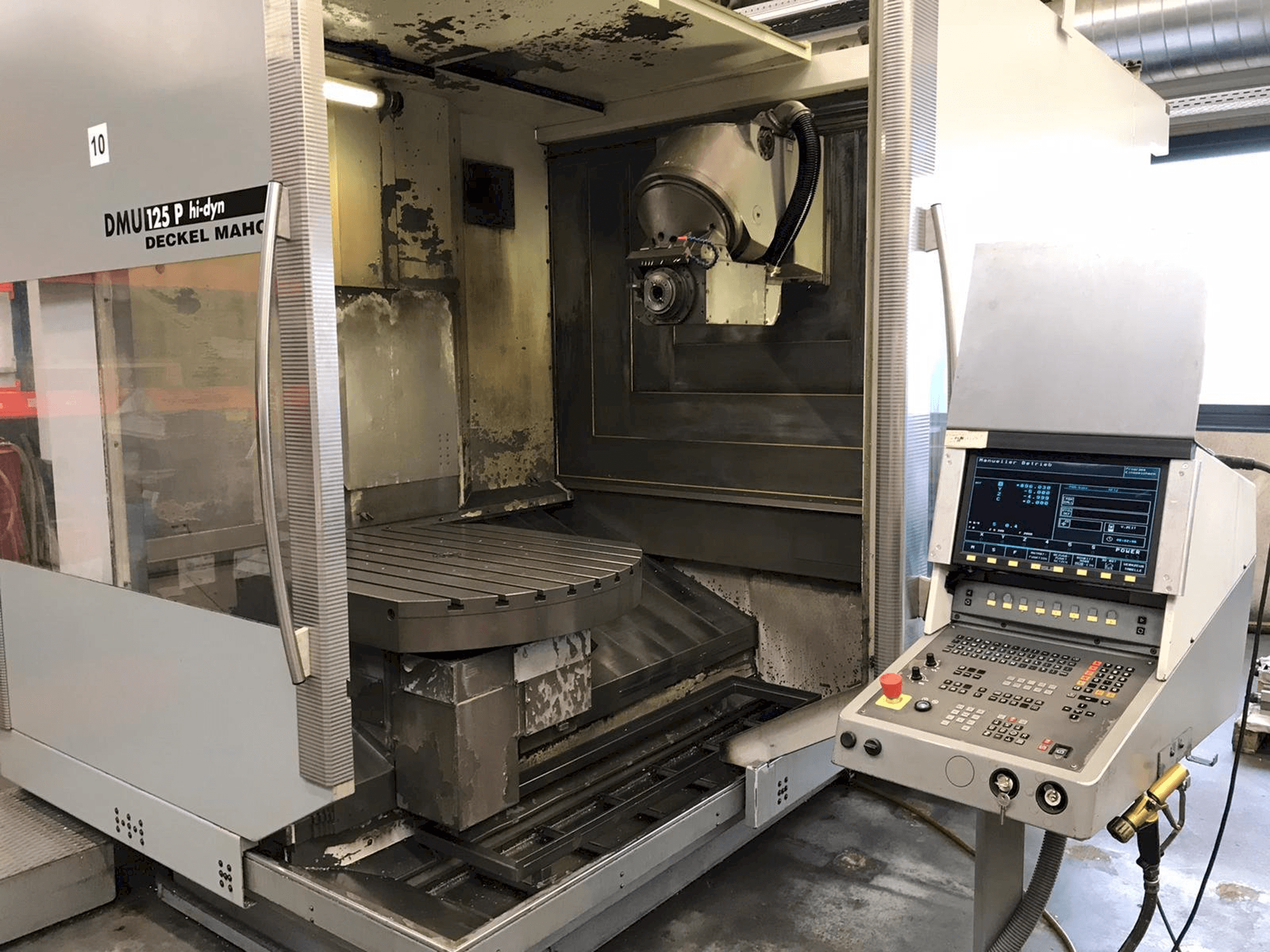 Makine DECKEL MAHO DMU 125 P Hi-dyn - Önden görünüm