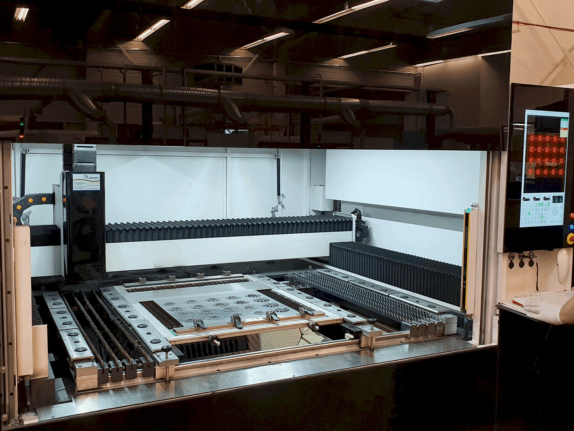 Makine Bodor i5 (2021) - Önden görünüm