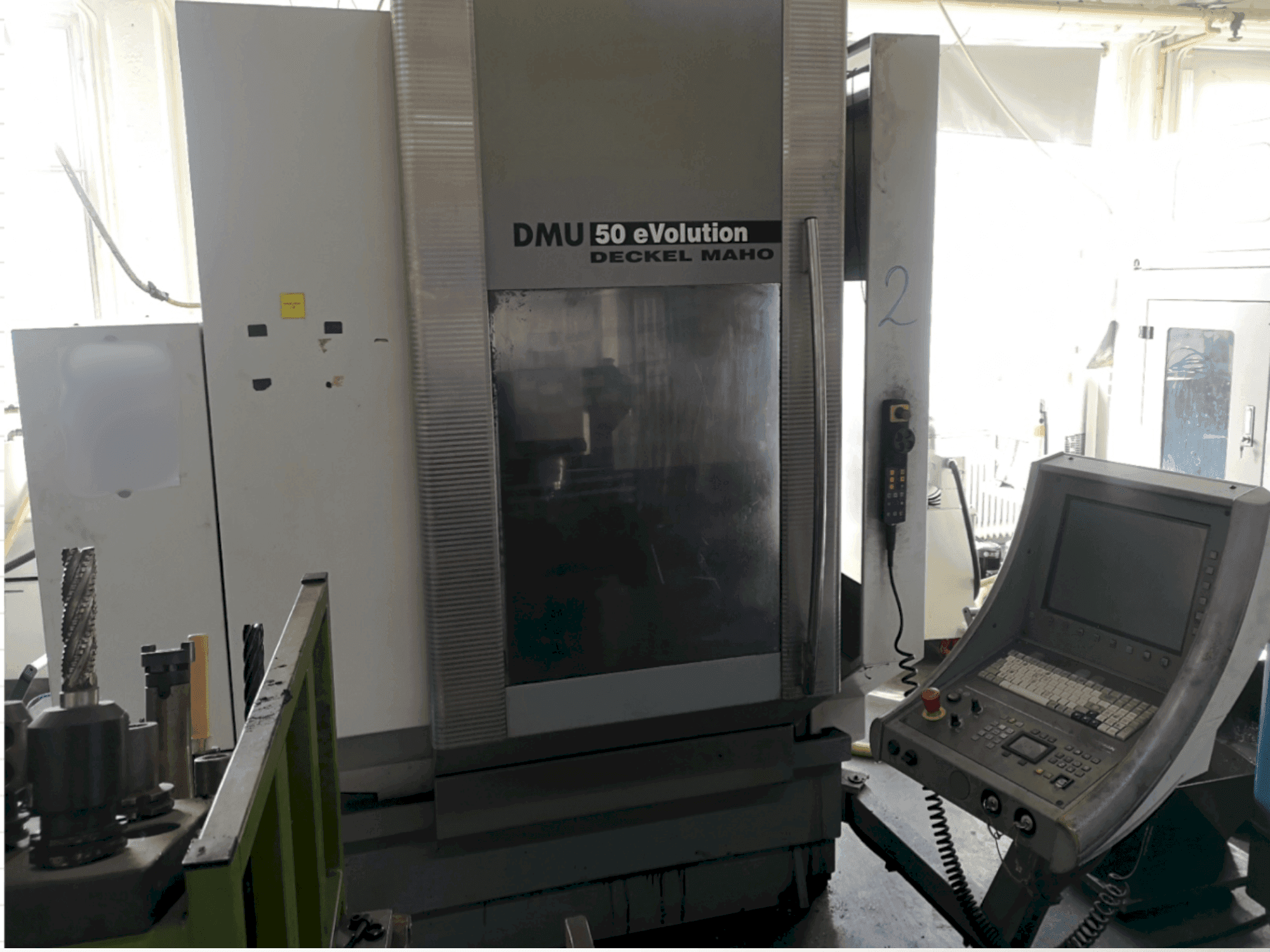 Makine DECKEL MAHO DMU 50 evo - Önden görünüm