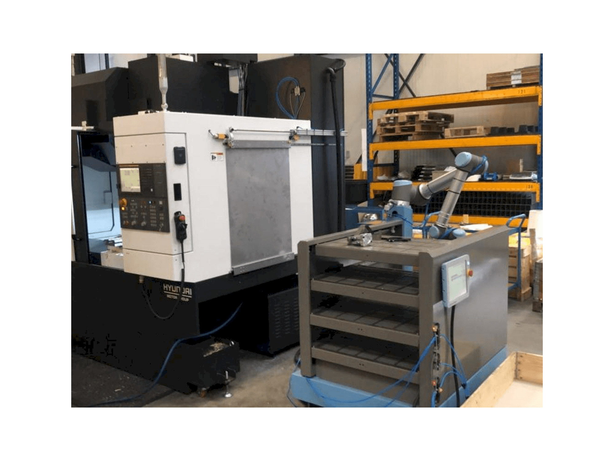 Makine Universal Robots UR10 - Önden görünüm