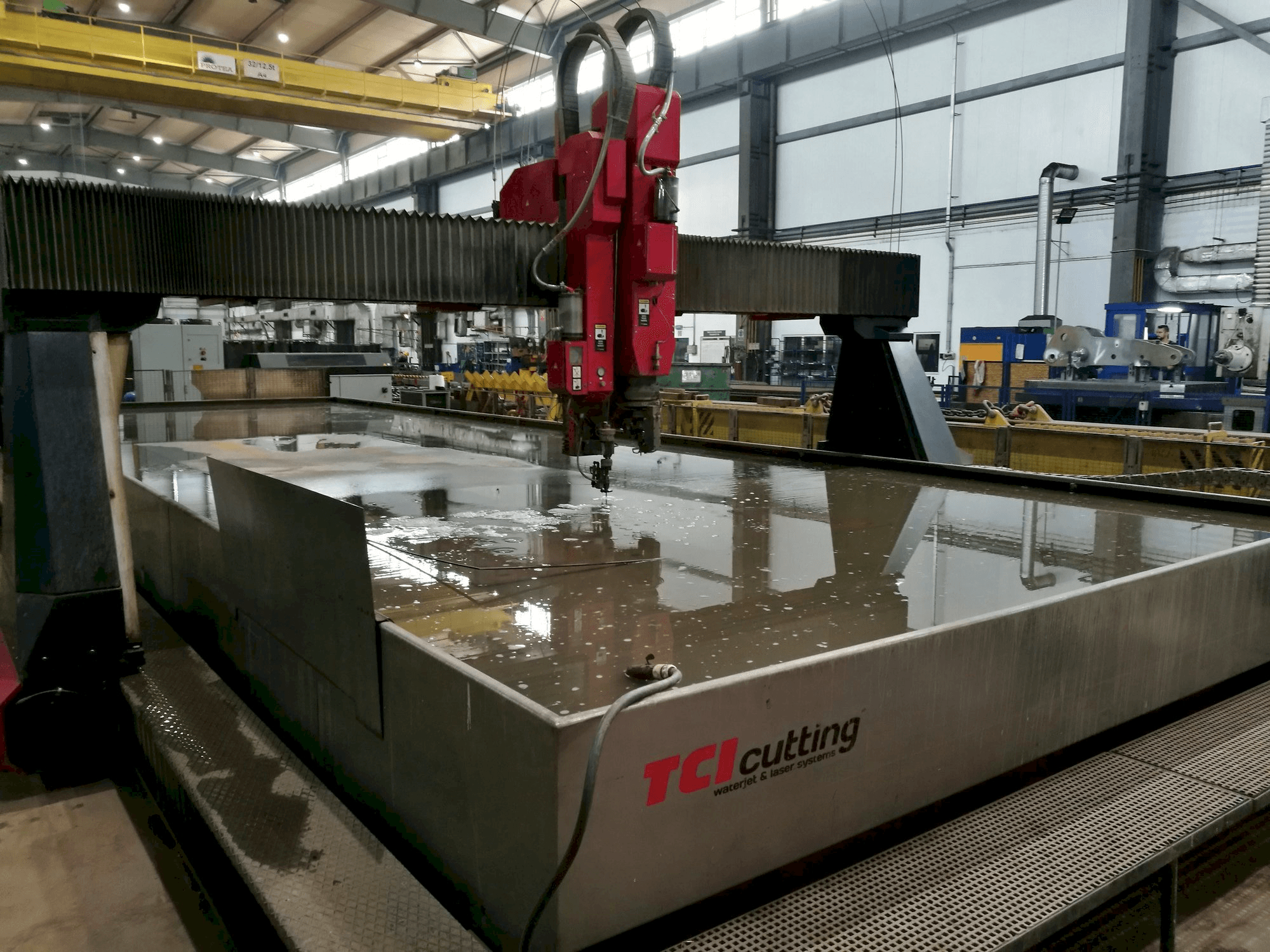 Makine TCI BP-H 30120-1 - Önden görünüm