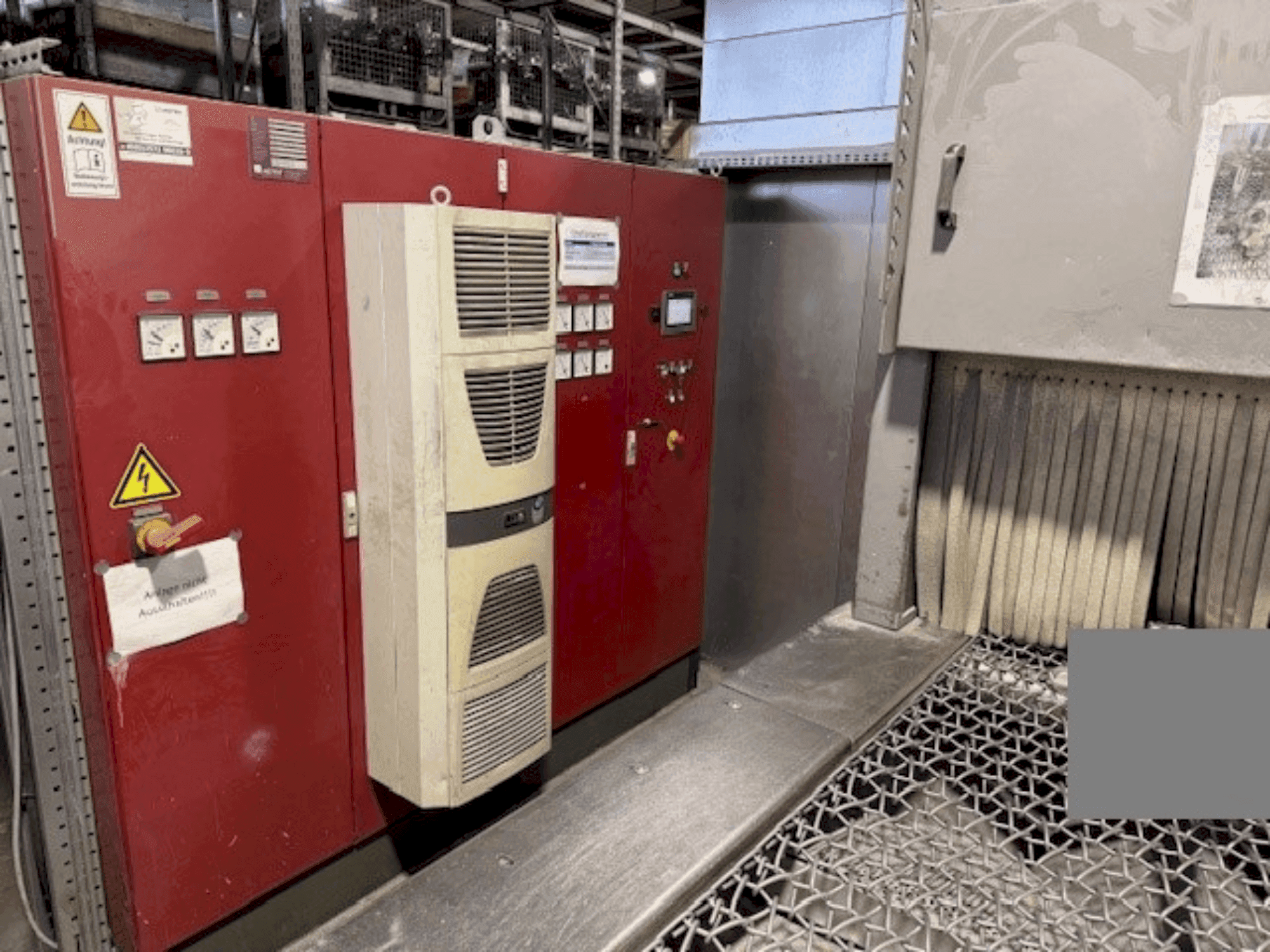 Makine AGTOS blasting system - Önden görünüm