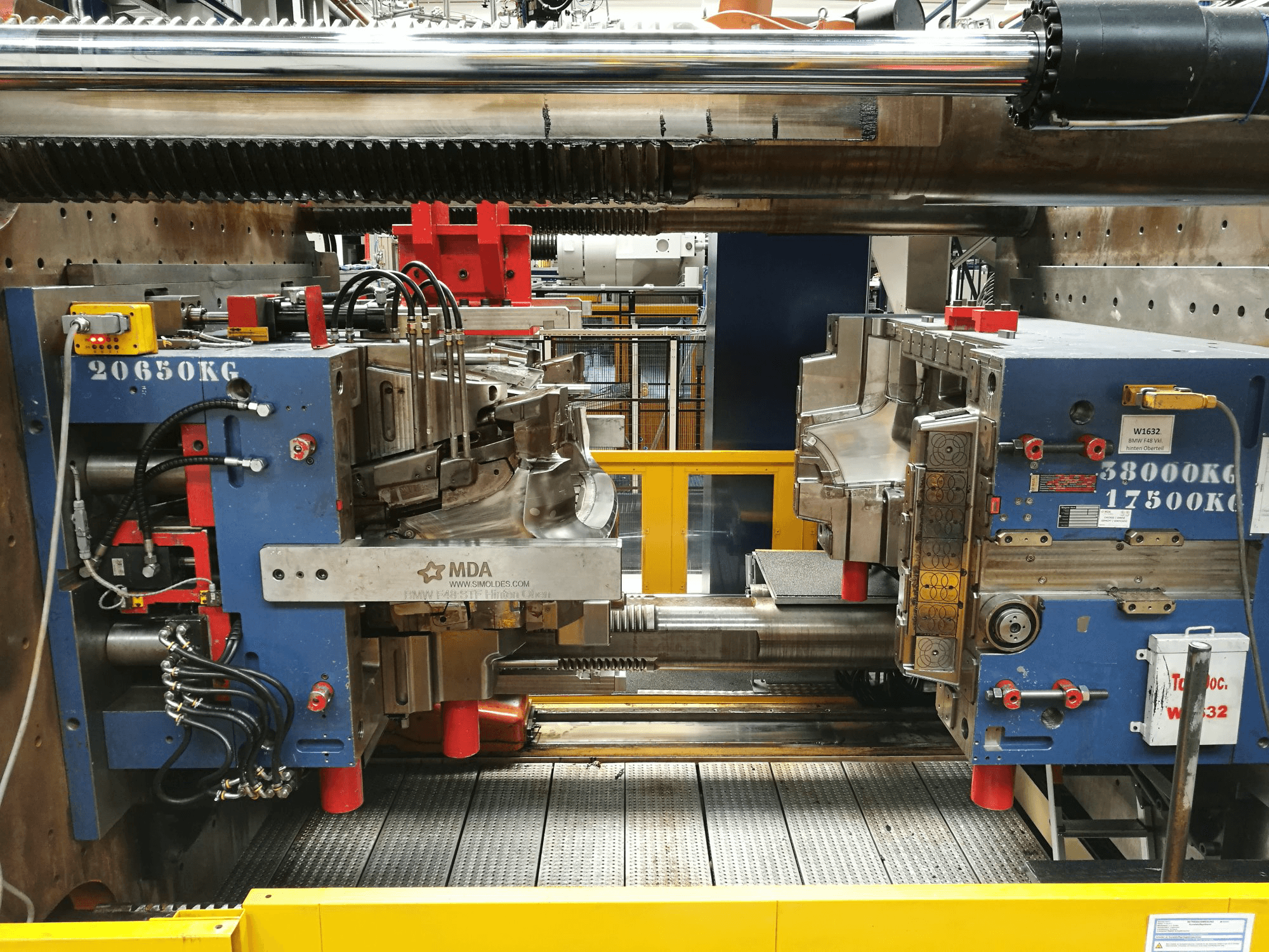 Makine Husky - Önden görünüm E 3650 RS 170/155