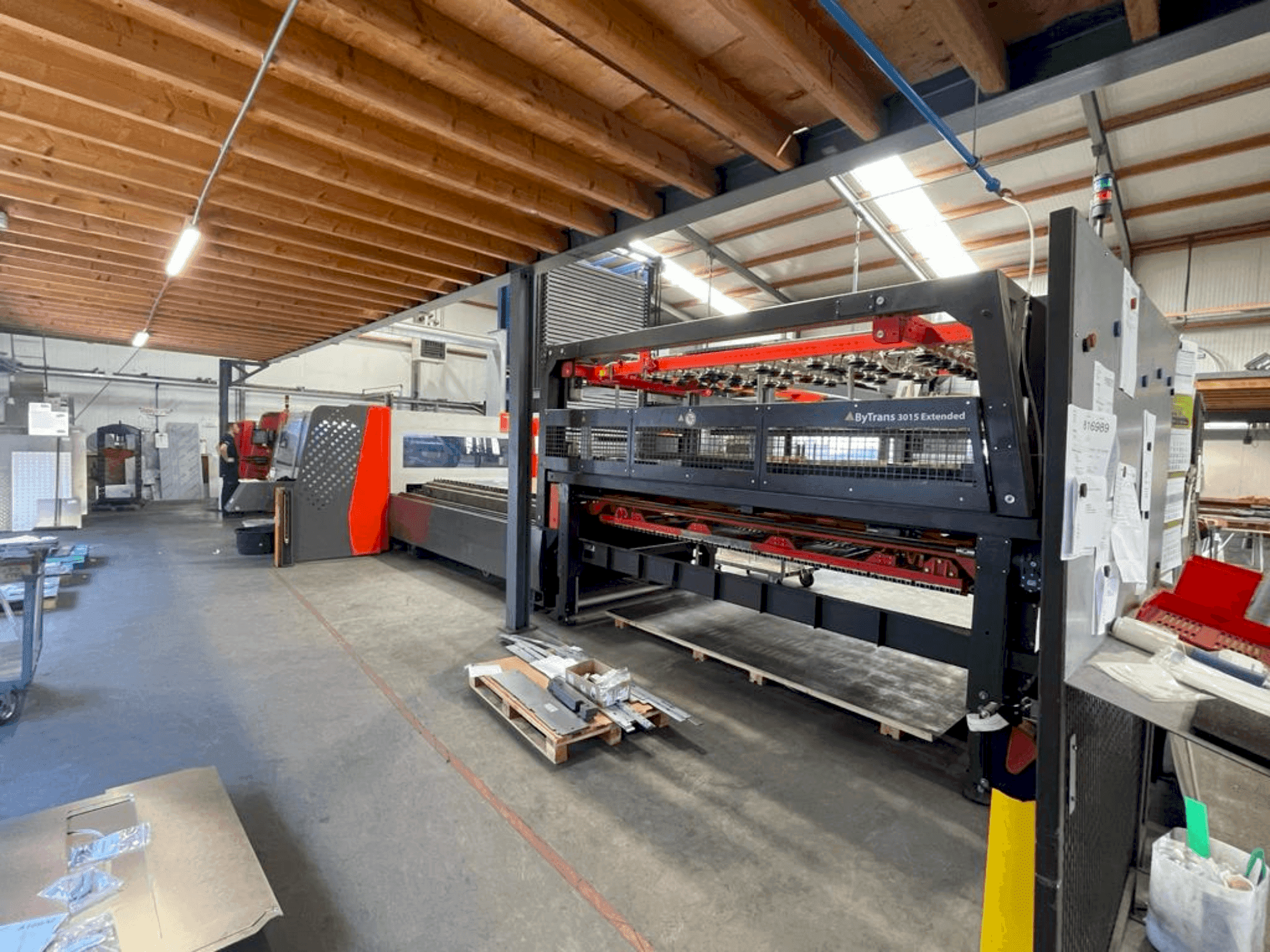 Makine Bystronic ByTrans 3015 Extended - Önden görünüm