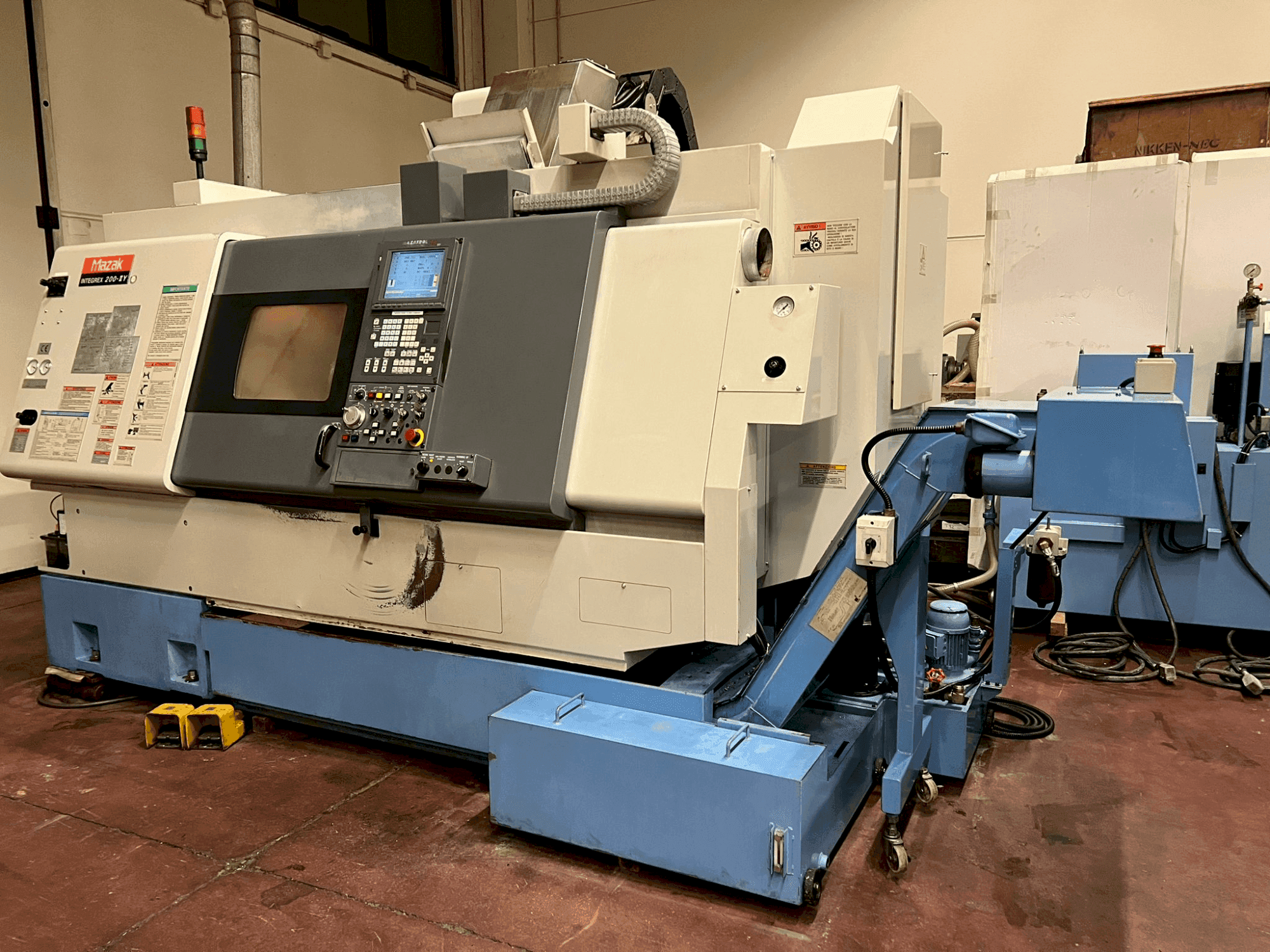 Makine Mazak Integrex 200 IIY - Önden görünüm