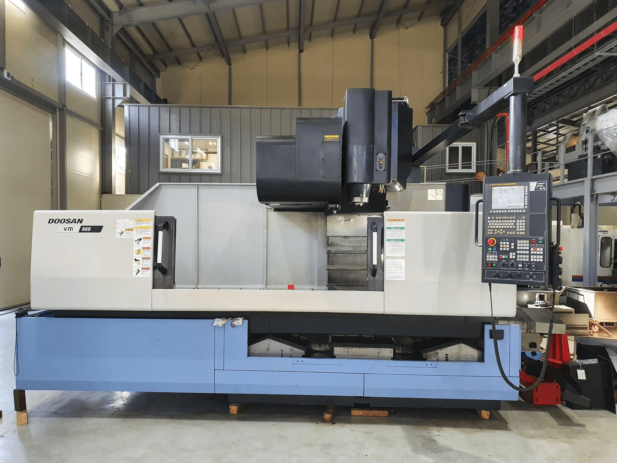 Makine Doosan VM 960 - Önden görünüm